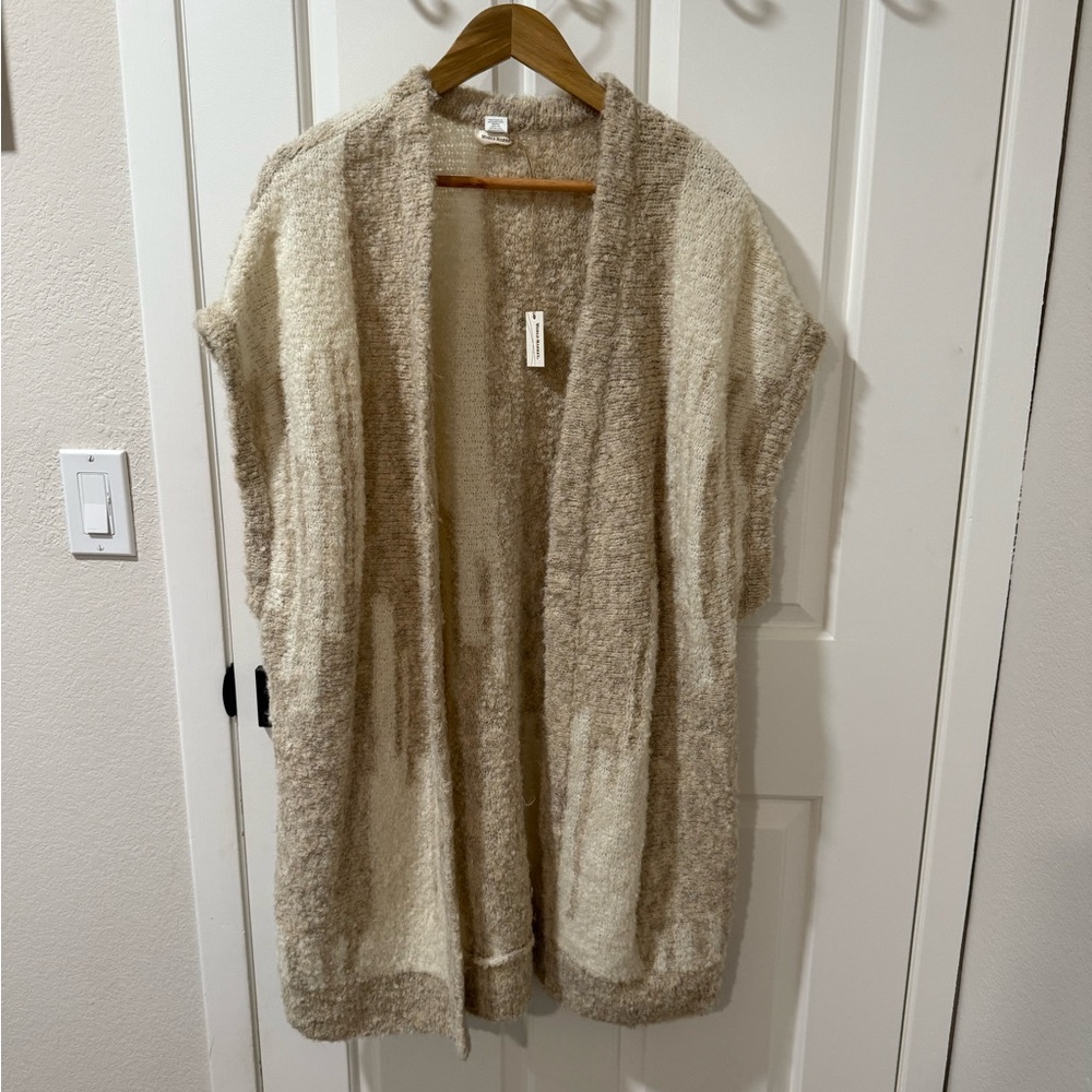 Cost Plus World Market Women's Sleeveless Boucle Cardigan in Cream and Tan